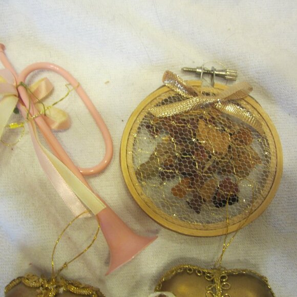 VTG VICTORIAN STYLE ORNAMENTS GOLD & PINK COLORS PACKAGE - Picture 3 of 6